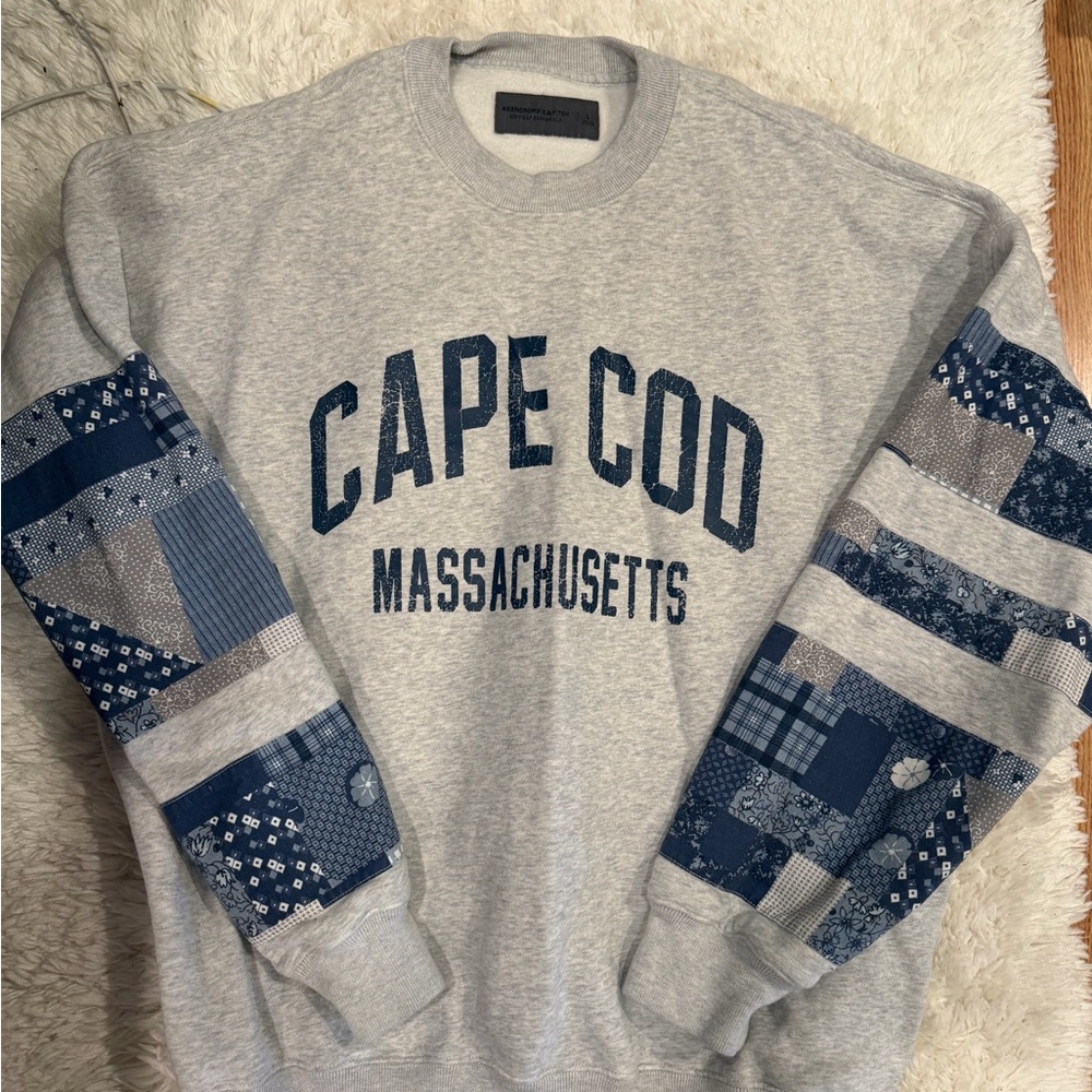 Abercrombie & Fitch Gray Crewneck with Navy Patchwork Sleeves - Picture 2 of 4
